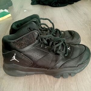 Jordan Black Sneakers